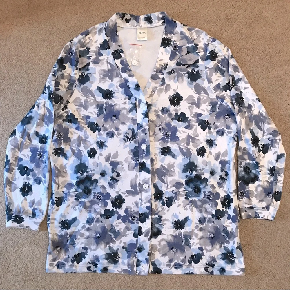 Blair Light Weight Cardigan Jacket Size XL White Blue Floral Pockets Cottage
